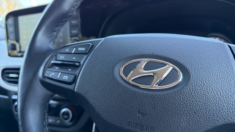 Hyundai i10 1.2 MPi Premium 5dr Auto Petrol Hatchback